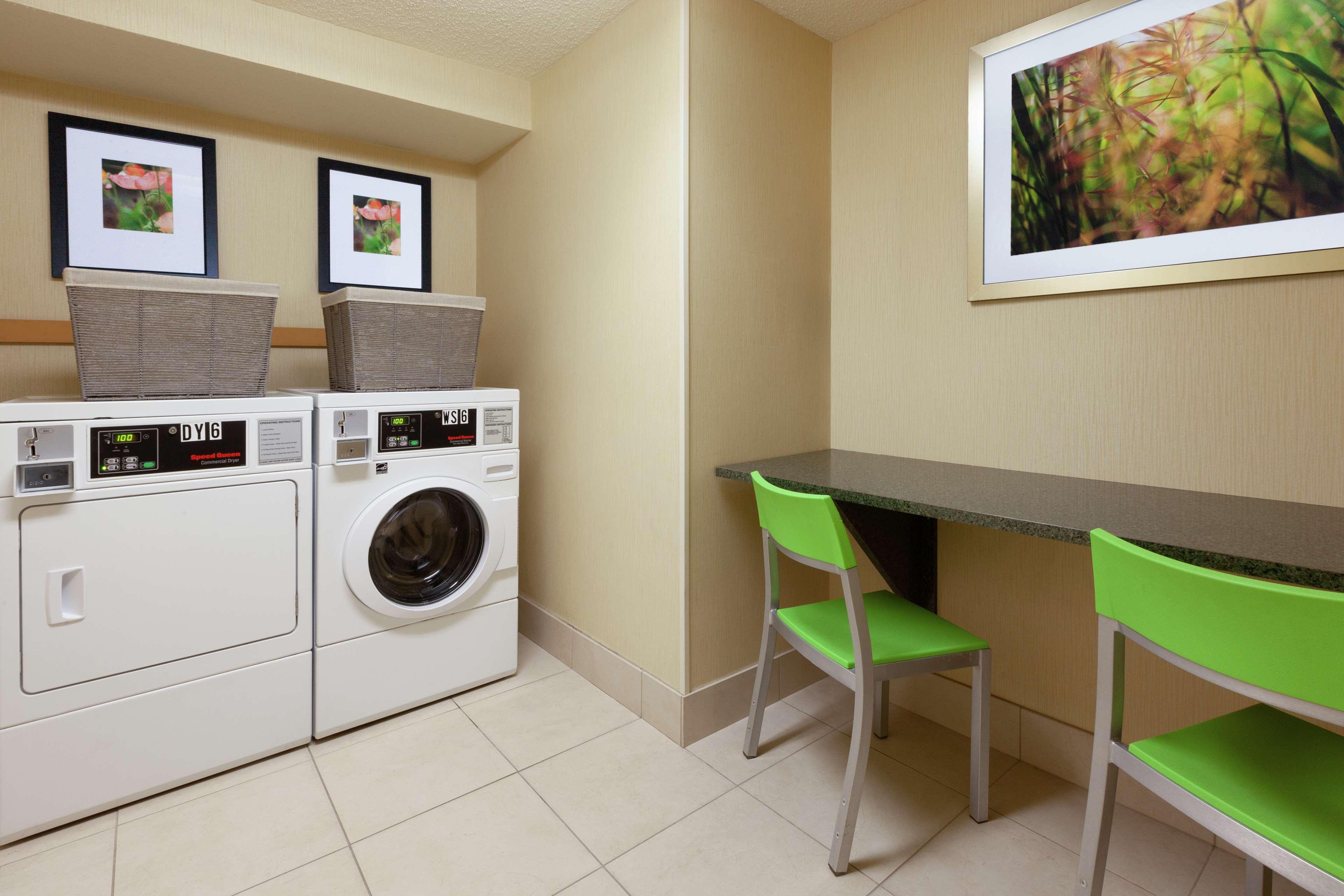 Hilton Garden Inn Pittsburgh University Place Екстериор снимка