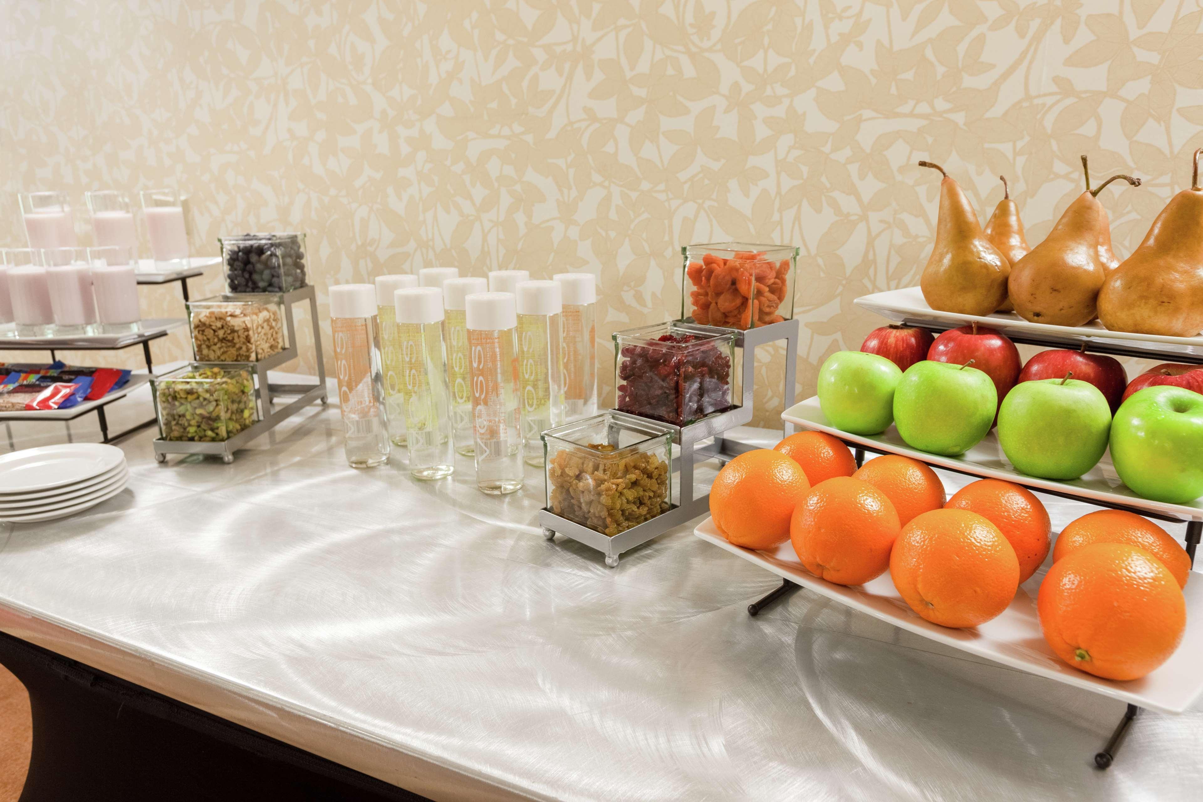 Hilton Garden Inn Pittsburgh University Place Екстериор снимка