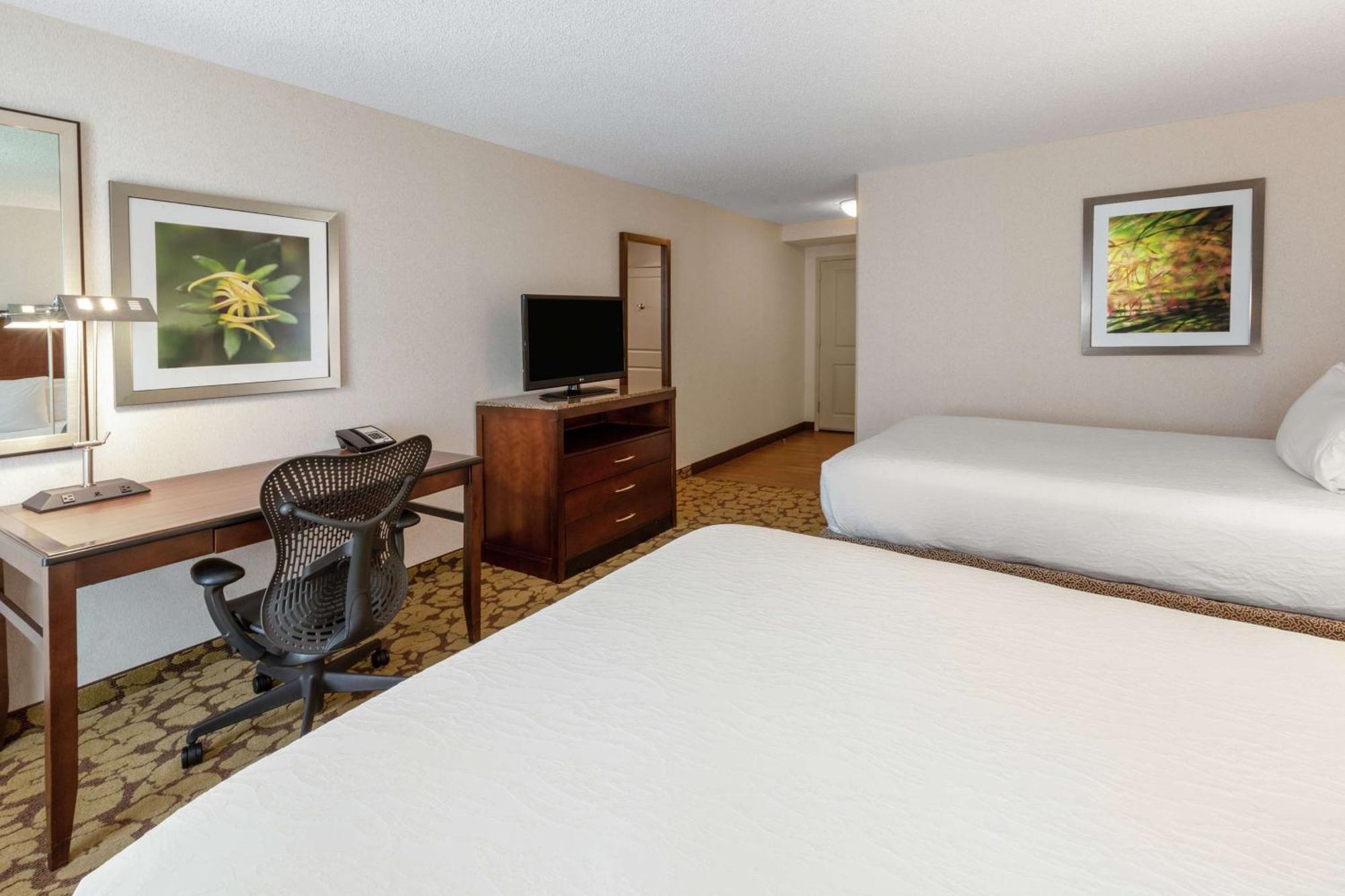 Hilton Garden Inn Pittsburgh University Place Екстериор снимка