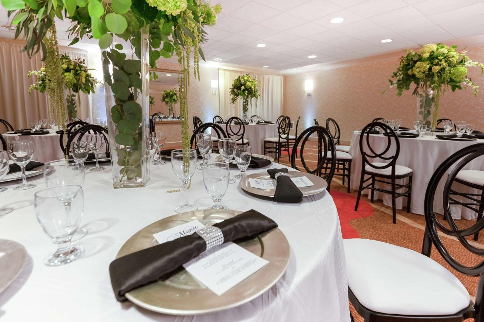 Hilton Garden Inn Pittsburgh University Place Екстериор снимка