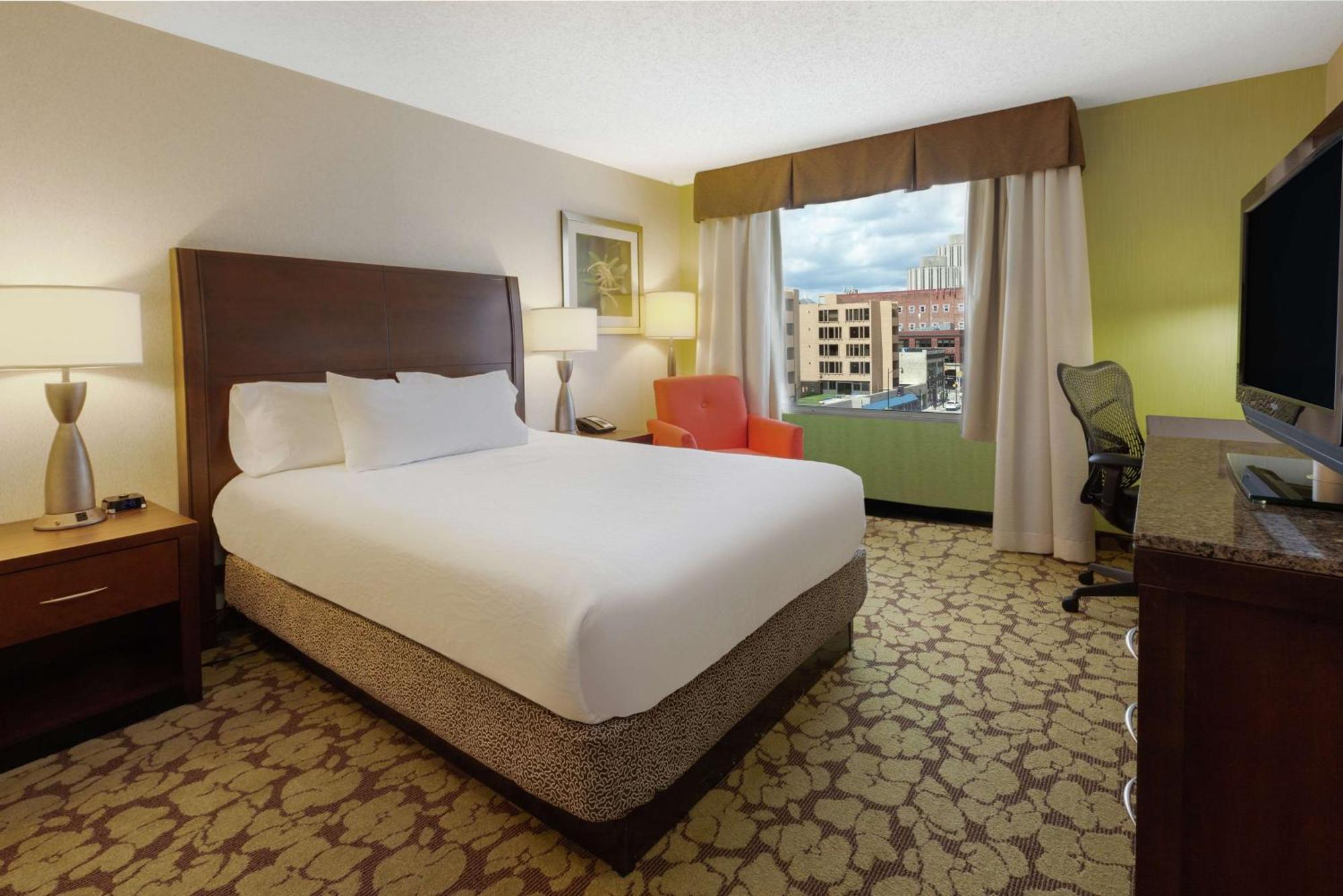 Hilton Garden Inn Pittsburgh University Place Екстериор снимка