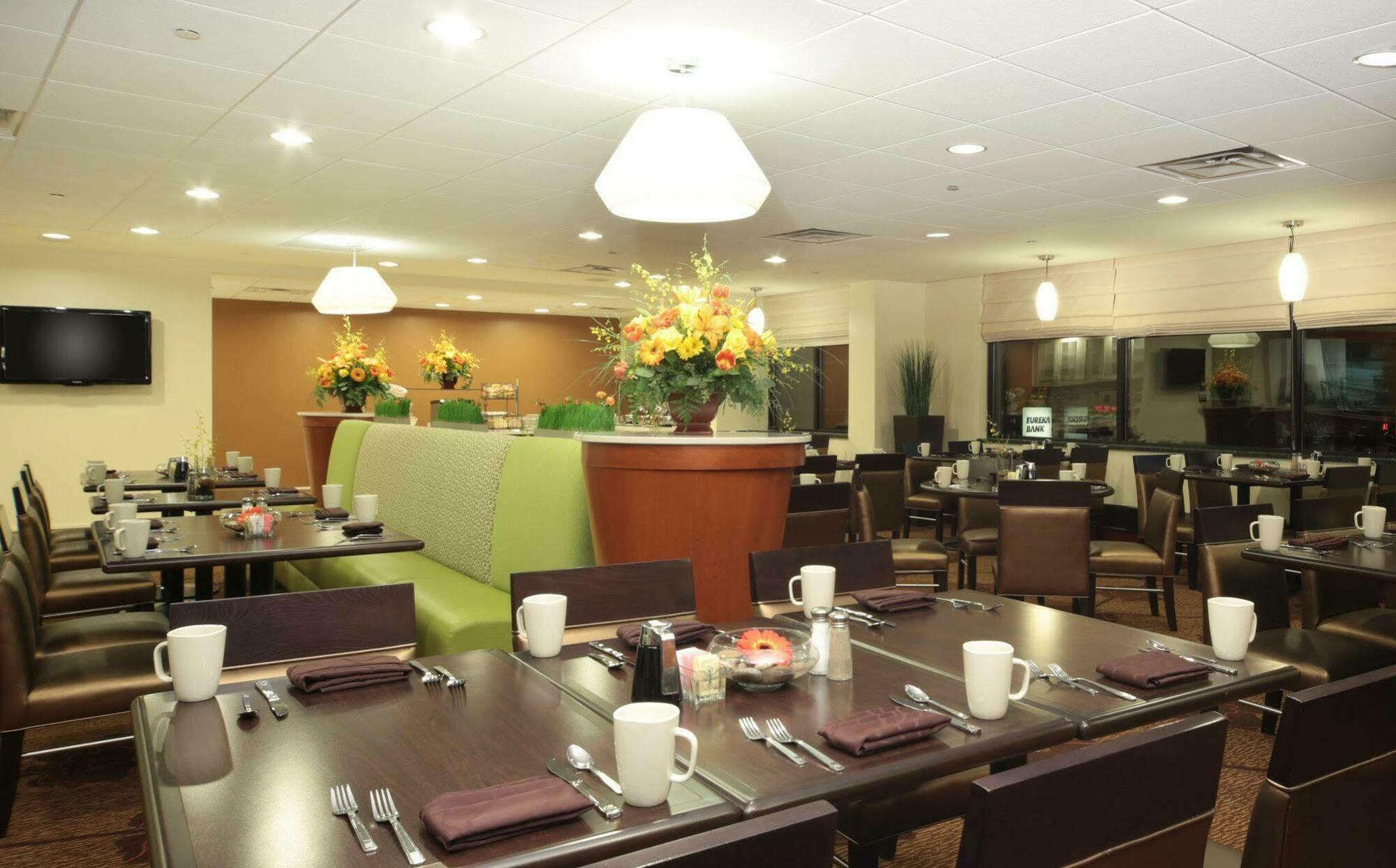 Hilton Garden Inn Pittsburgh University Place Ресторант снимка