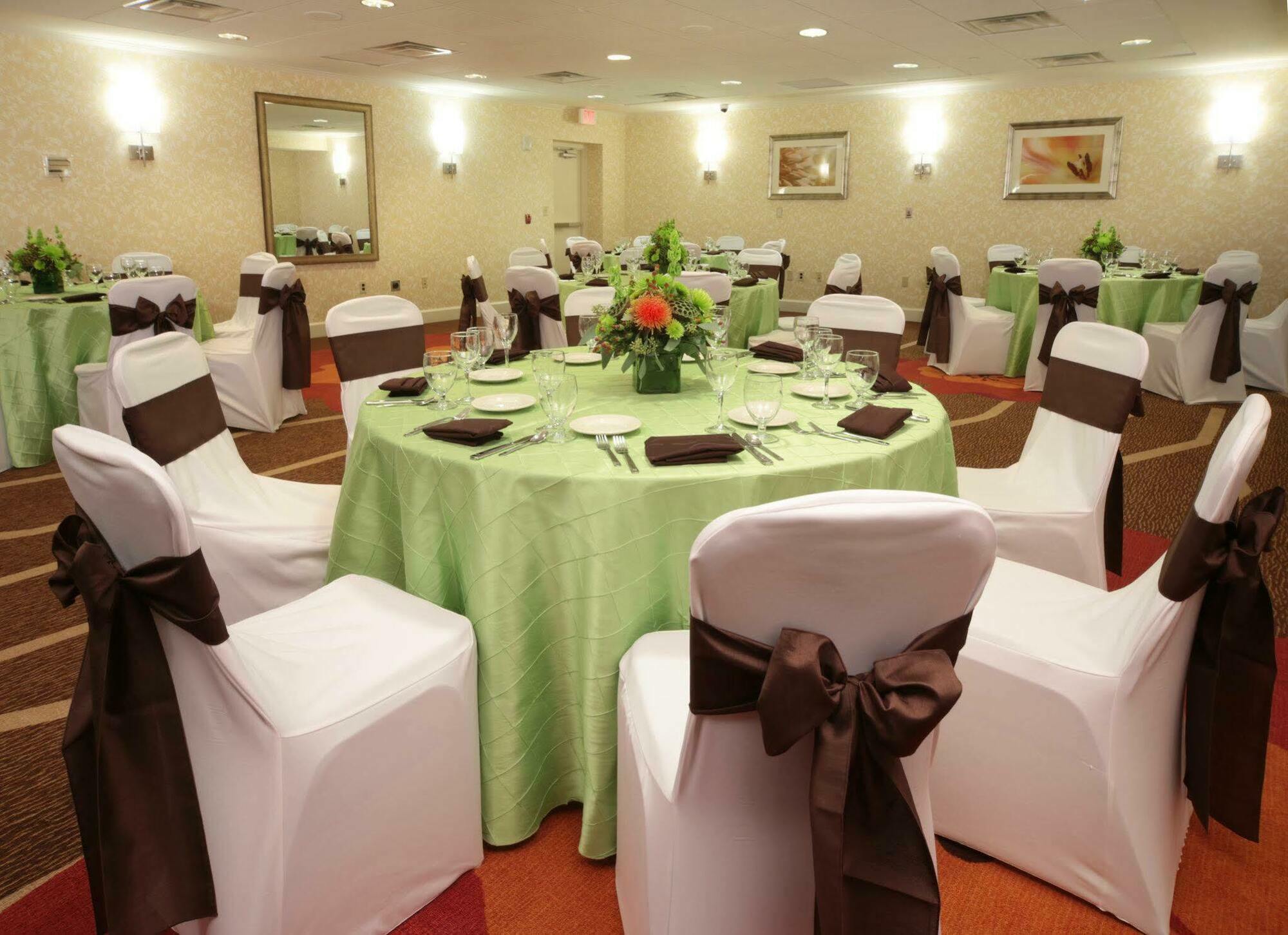 Hilton Garden Inn Pittsburgh University Place Ресторант снимка